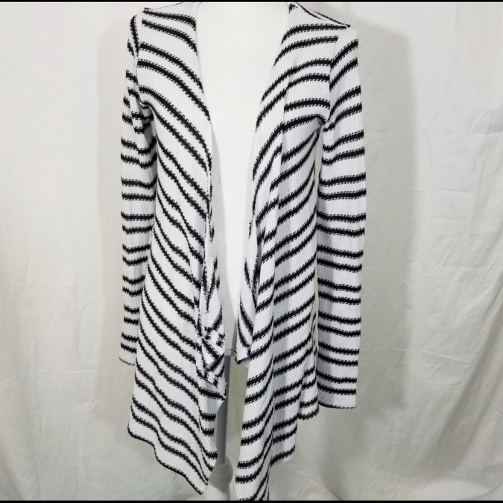 Volcom Go Go Wrap, White with black stripes.